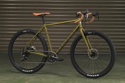 Zeige Details für Fairdale Weekender Nomad Gravel Bike 2023 - Matte Army Green Bild von Fairdale Weekender Nomad Gravel Bike 2023 - Matte Army Green