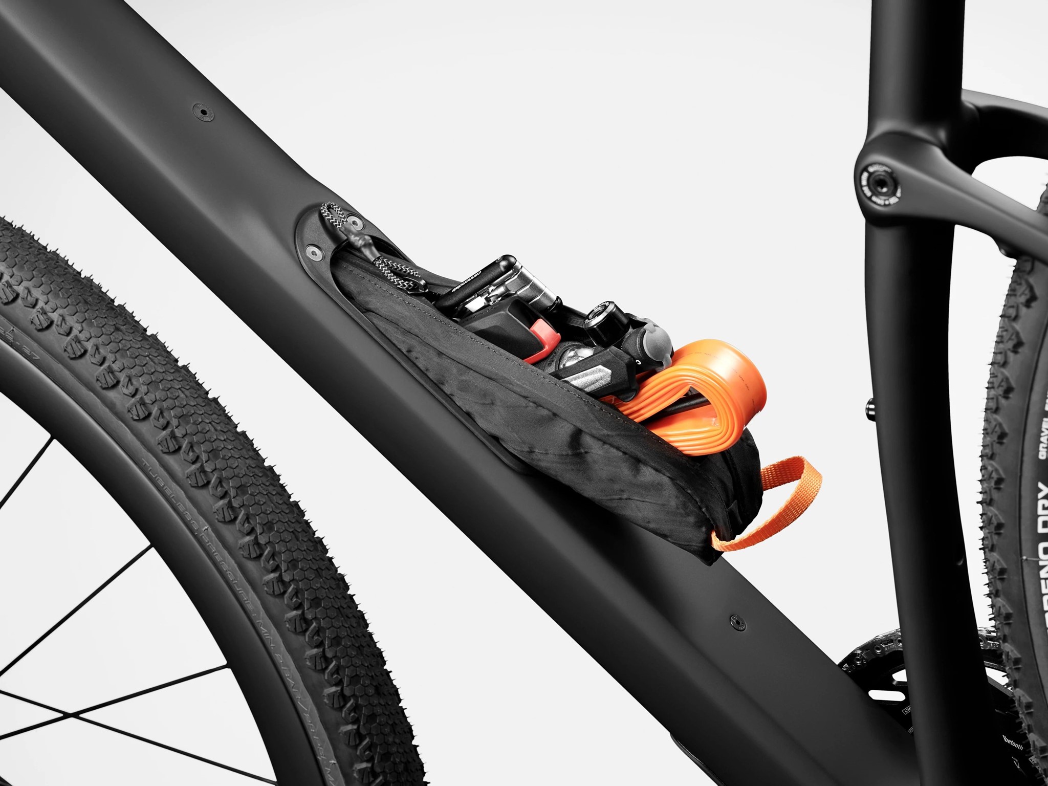 Cannondale Topstone Carbon StashPort im Unterrohr